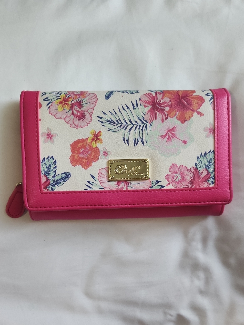 Betsey Johnson Floral Print Pink Trifold Wallet And Crossbody